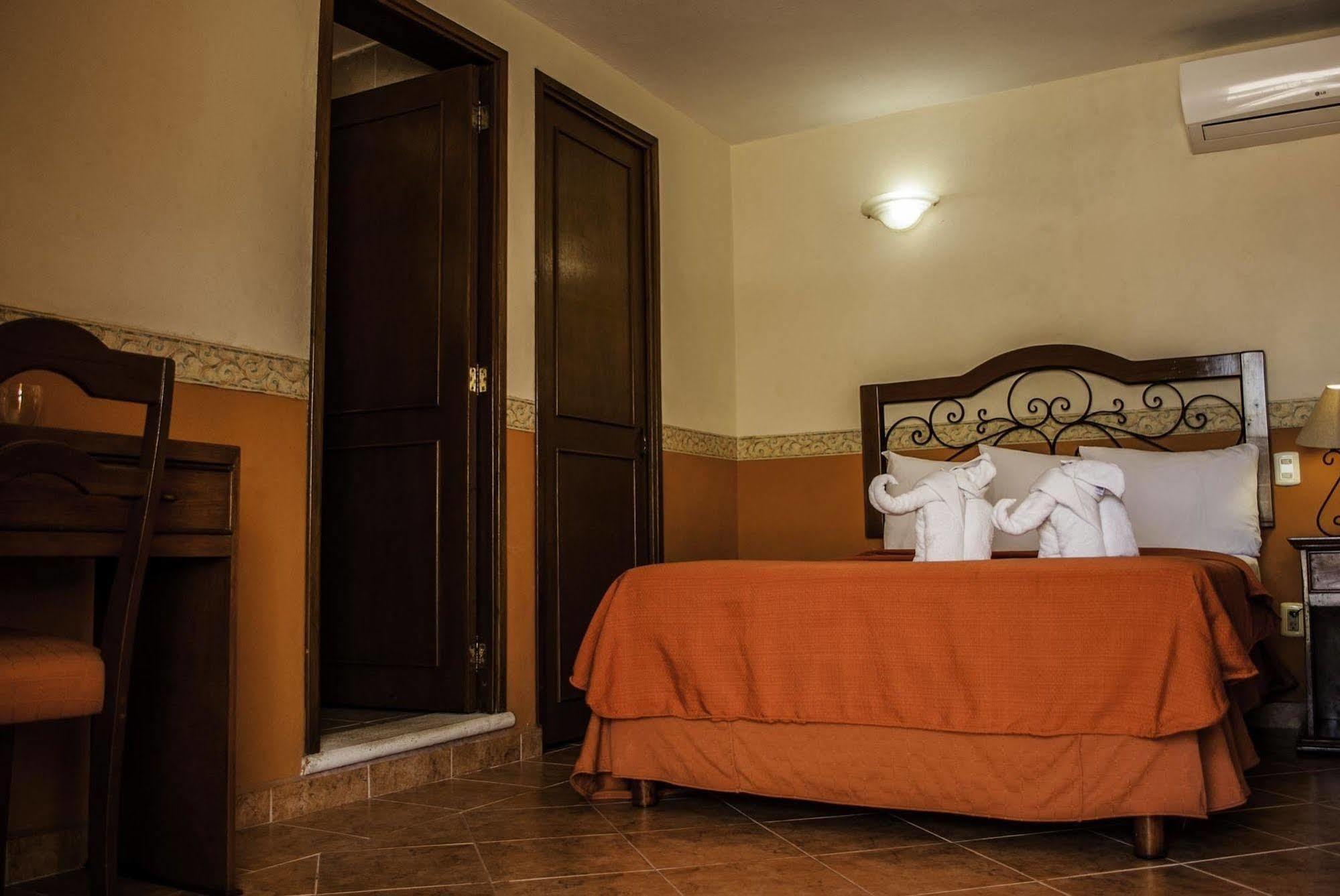 Maya Campeche Hotel エクステリア 写真